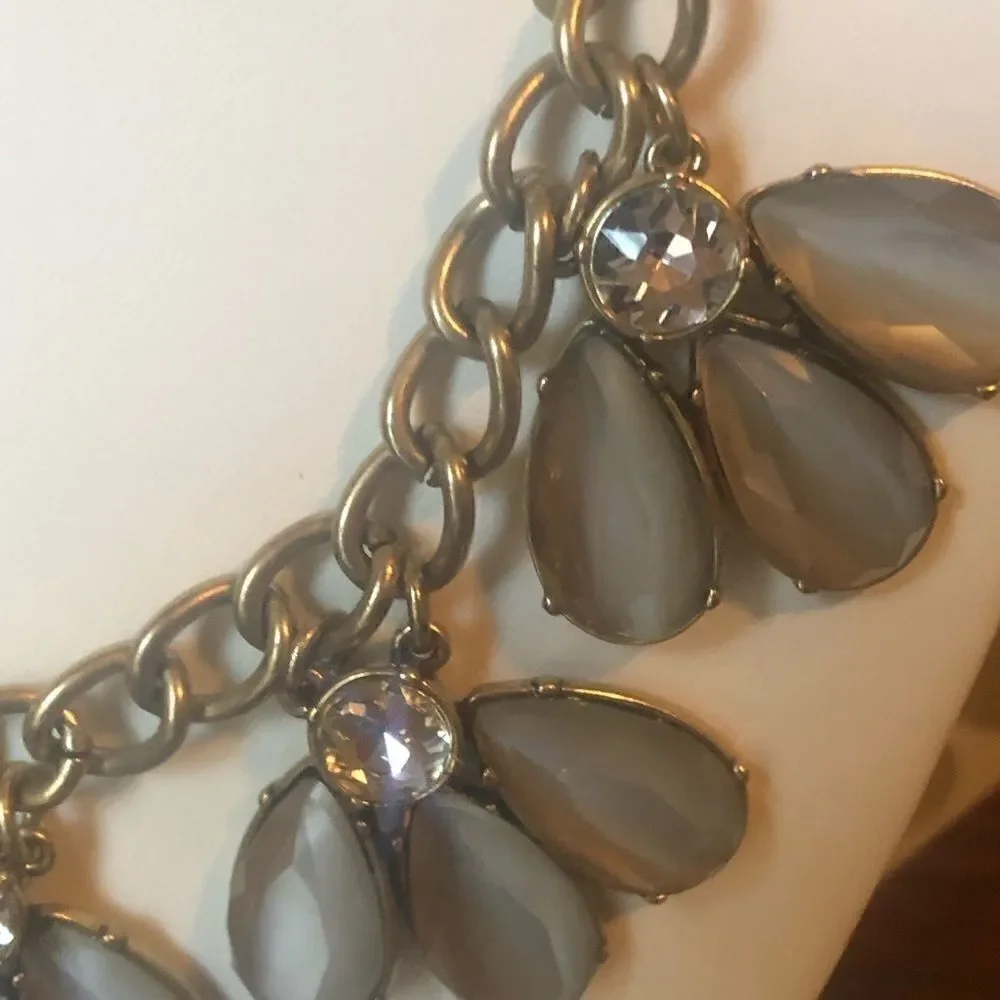 Chunky Necklace Flowers ELIZABETH REIGNS never used stunning